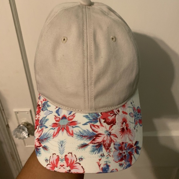 Gap Floral Cream/Grey-ish Cap - Picture 2 of 13
